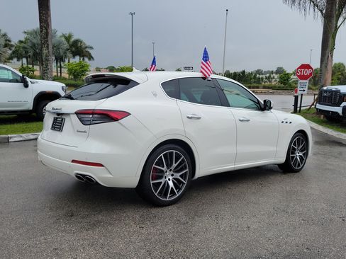 Used 2022 Maserati Levante GT image 5