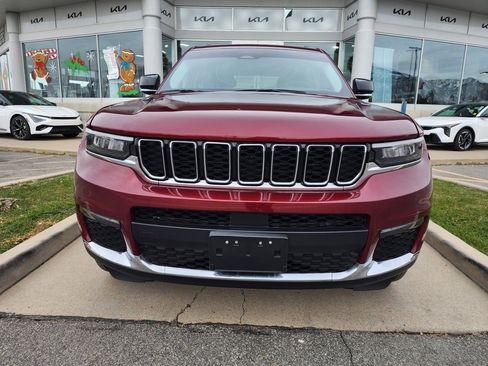 Used 2023 Jeep Grand Cherokee L Limited image 2