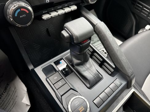 Certified 2025 Toyota Tacoma TRD Sport image 21