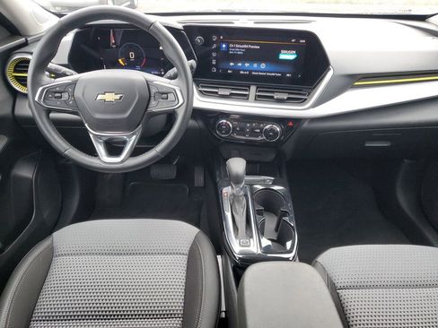 Used 2024 Chevrolet Trax LT w/ Driver Confidence Package image 22