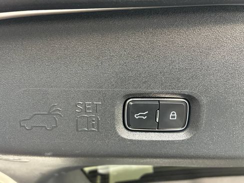 Used 2025 Ford Expedition Platinum AWD/4WD image 17