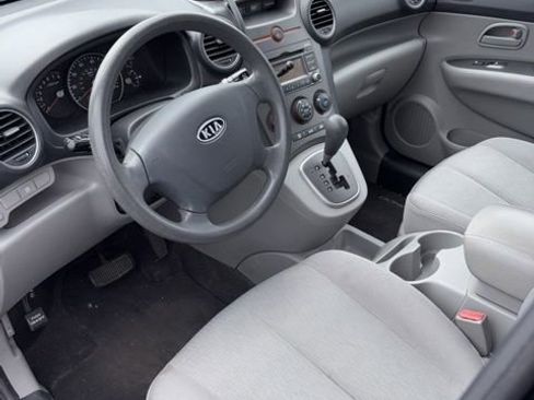 Used 2009 Kia Rondo LX image 5