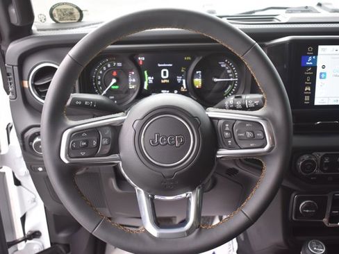 Used 2024 Jeep Wrangler Unlimited Sahara image 20