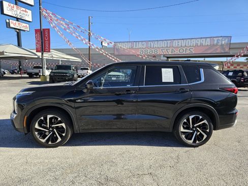 Used 2024 Mitsubishi Outlander SE image 7
