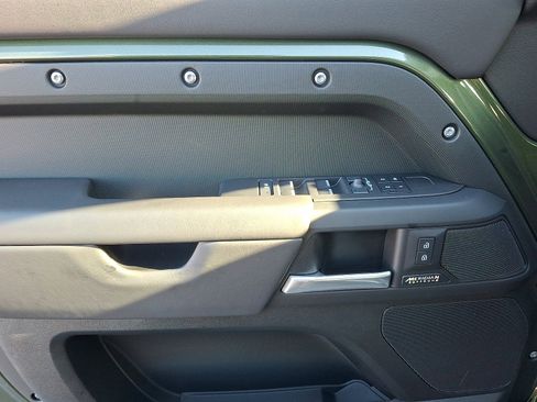 New 2026 Land Rover Defender 110 X-Dynamic SE image 5