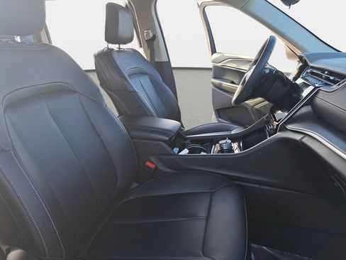 Used 2023 Jeep Grand Cherokee Limited w/ Trailer Tow Prep Group (B) image 11