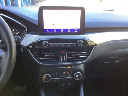 Used 2020 Ford Escape SE image 46