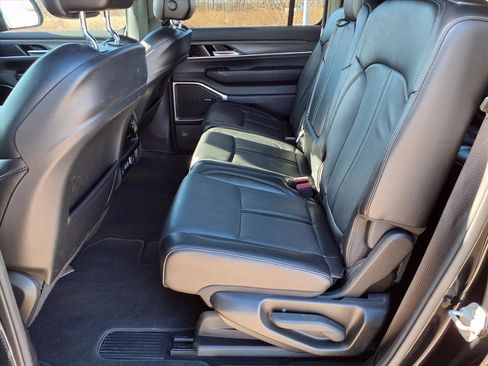 Used 2024 Jeep Wagoneer L Series II w/ Flexible Seating Group image 26