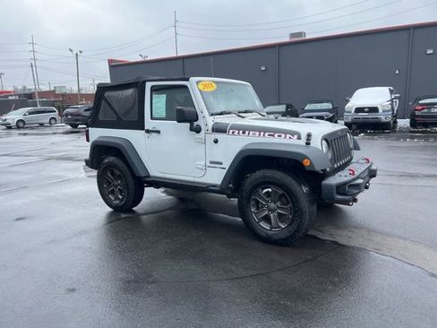 Used 2018 Jeep Wrangler Rubicon image 2