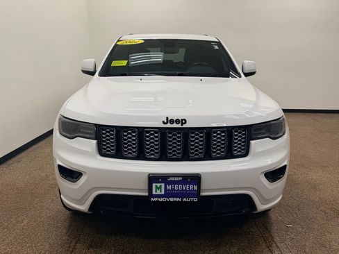 Used 2022 Jeep Grand Cherokee Laredo X image 10