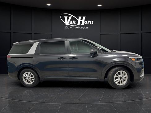 Used 2024 Kia Carnival LX FWD image 8