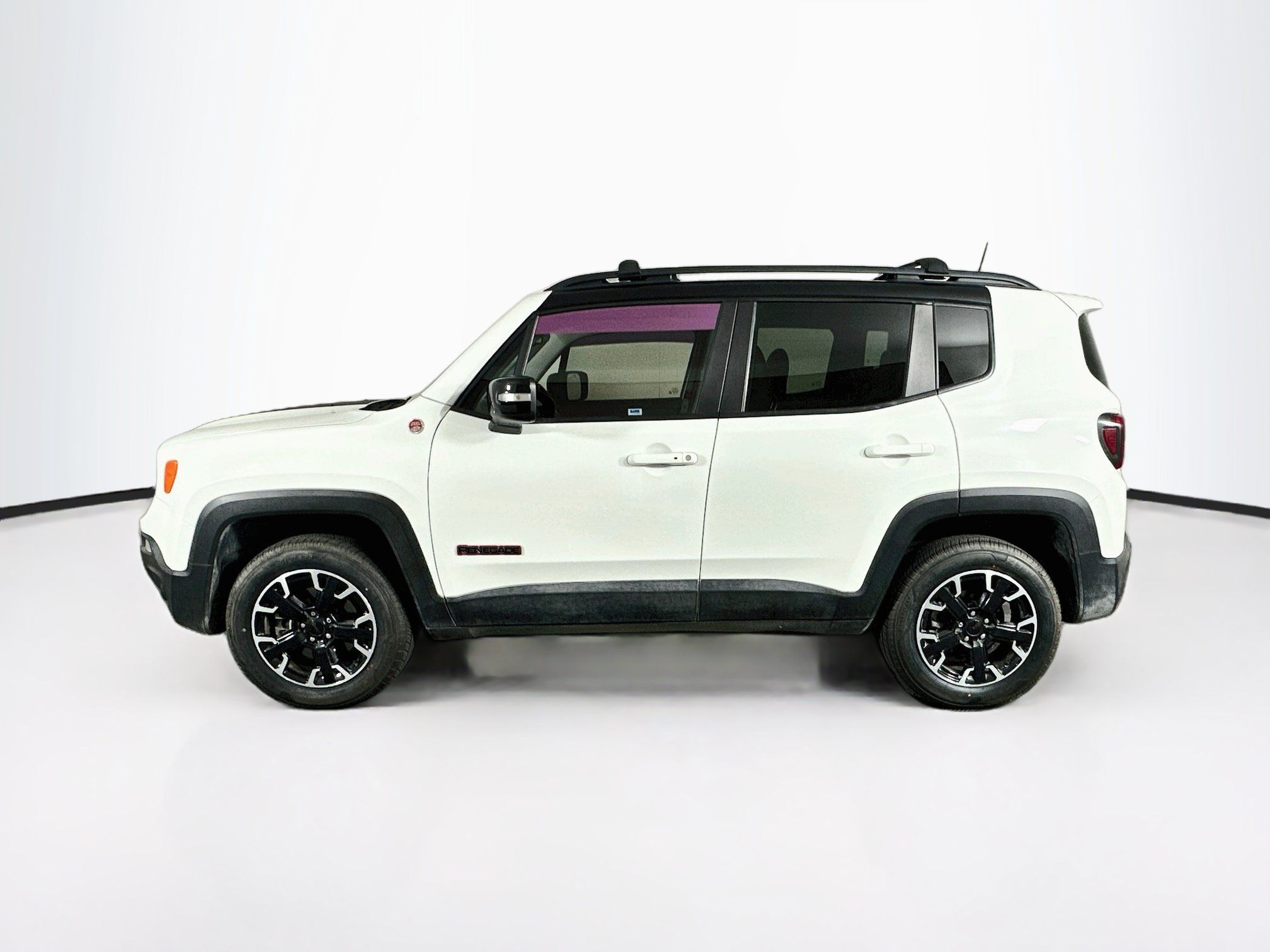 Used 2023 Jeep Renegade Trailhawk w/ Sun/Sound Group AWD/4WD image 4