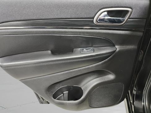 Used 2019 Jeep Grand Cherokee Limited X image 29