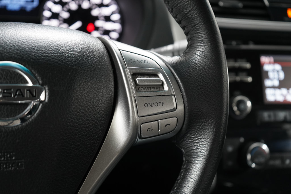 Used 2015 Nissan Altima 2.5 SV FWD image 15