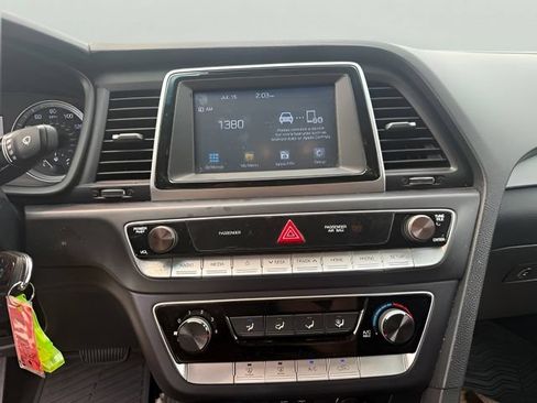 Used 2019 Hyundai Sonata SE FWD image 13