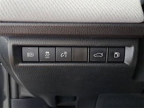 Used 2025 Toyota Camry SE image 23