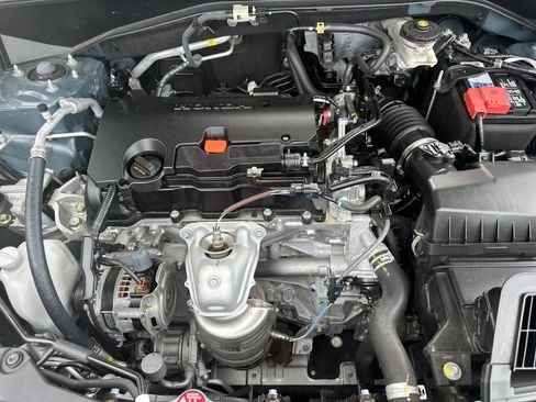 Used 2024 Honda HR-V LX image 10