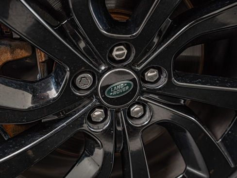 Used 2023 Land Rover Discovery Sport SE image 8