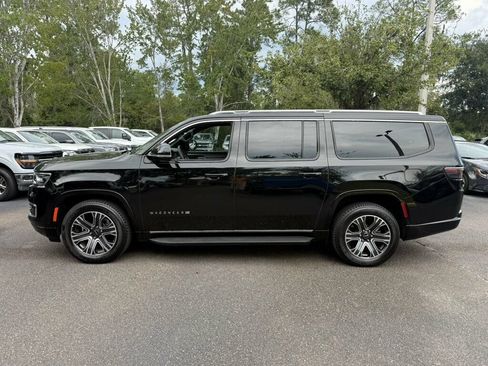 Used 2025 Jeep Wagoneer L Series II AWD/4WD image 2