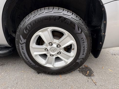 Used 2019 Toyota Sequoia SR5 image 15