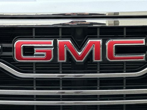 Certified 2025 GMC Sierra 1500 SLT image 37
