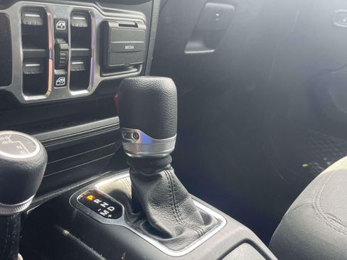 Used 2022 Jeep Wrangler Unlimited Sport AWD/4WD image 30