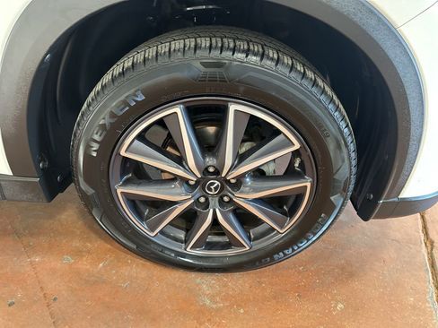 Used 2018 MAZDA CX-5 Touring image 10