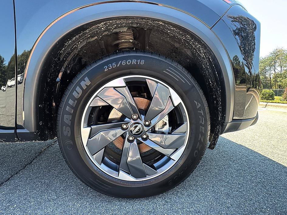 Certified 2025 Nissan Rogue SV AWD/4WD image 12