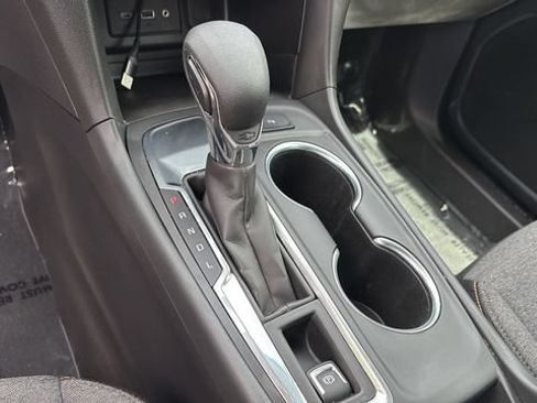 Used 2024 Chevrolet Equinox LT FWD image 29