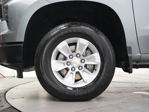 Used 2025 Chevrolet Silverado 1500 W/T w/ WT Value Package AWD/4WD image 19