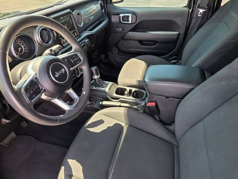 Used 2023 Jeep Wrangler Unlimited Sahara AWD/4WD image 20