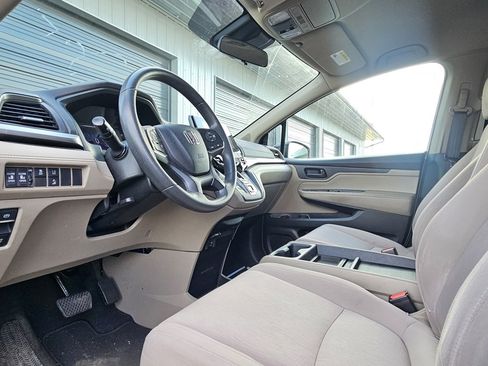 Used 2018 Honda Odyssey EX image 10