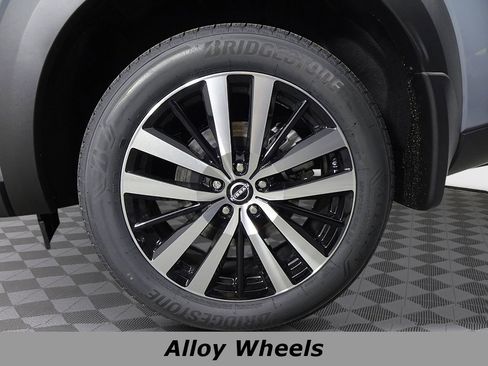 New 2025 Nissan Pathfinder Platinum w/ Black Appearance Package image 14