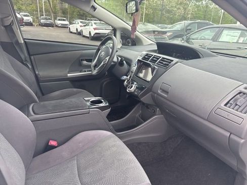 Used 2014 Toyota Prius V Three FWD image 7
