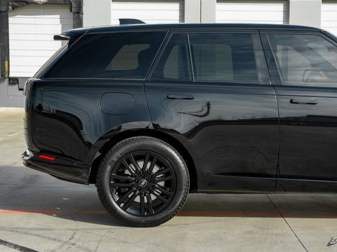 Used 2024 Land Rover Range Rover SE image 20