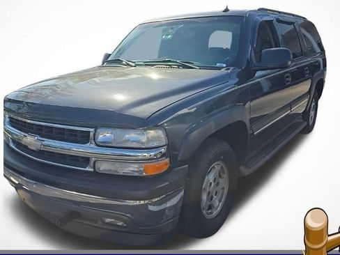Used 2005 Chevrolet Suburban LS image 1