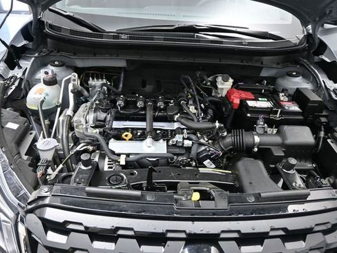 Used 2024 Nissan Kicks SR image 30