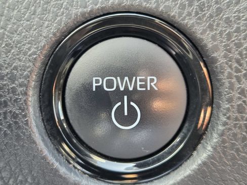Used 2025 Toyota Camry SE FWD image 22