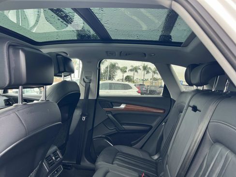 Used 2021 Audi Q5 Premium w/ Convenience Package image 22