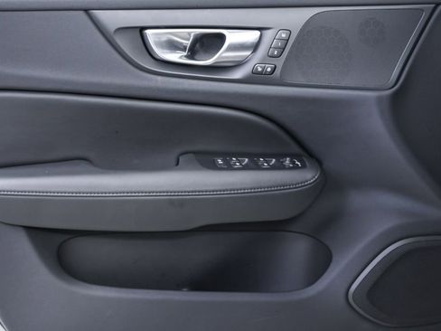 Certified 2025 Volvo V60 B5 Cross Country Plus image 8