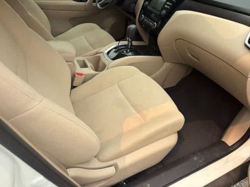 Used 2016 Nissan Rogue SV AWD/4WD image 26