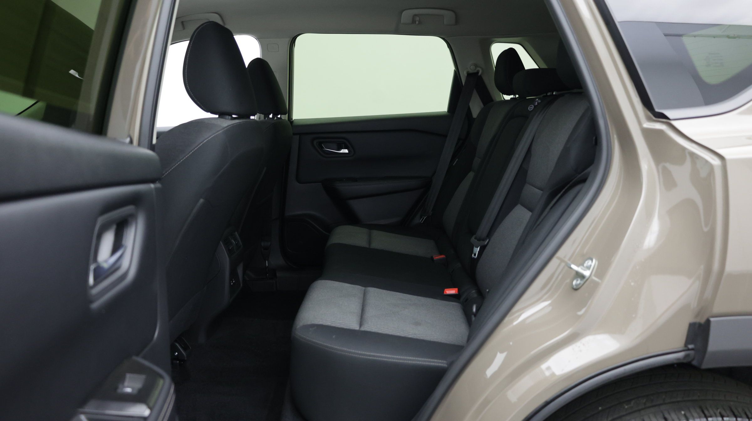 Used 2025 Nissan Rogue SV AWD/4WD image 34