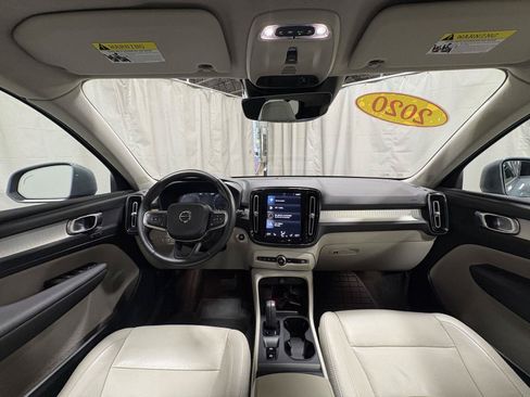 Used 2020 Volvo XC40 T5 Momentum AWD/4WD image 9
