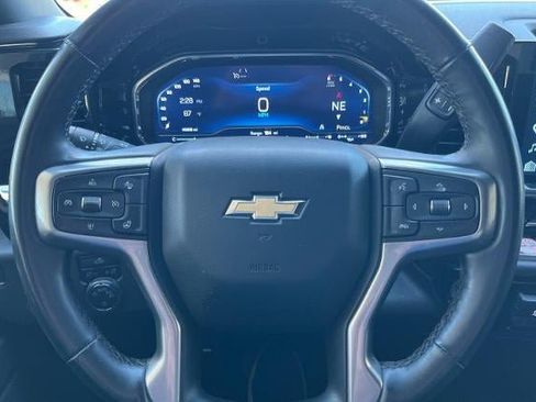Used 2025 Chevrolet Silverado 1500 LT RWD image 32