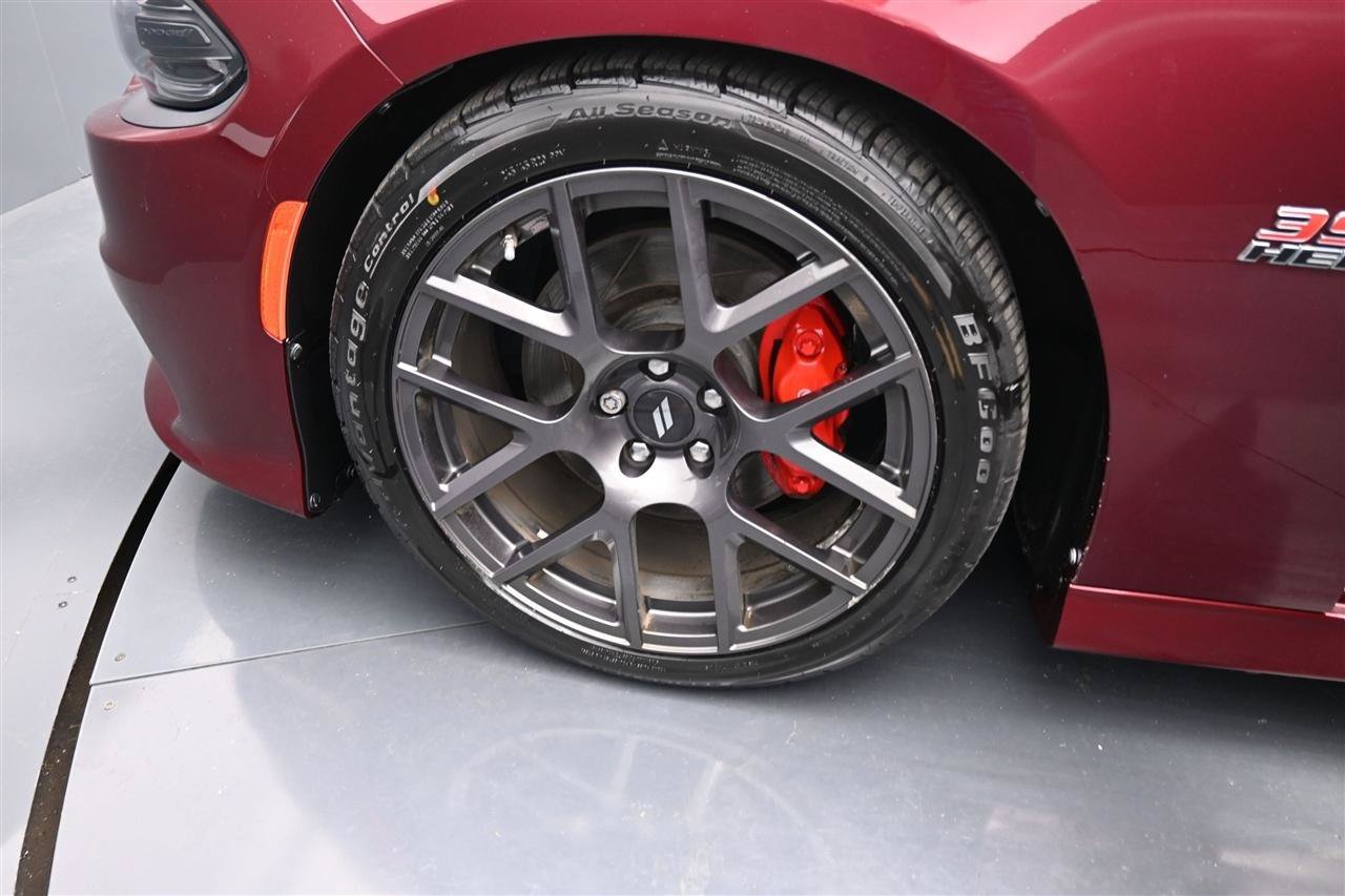 Used 2017 Dodge Charger R/T Scat Pack w/ Technology Group RWD image 17