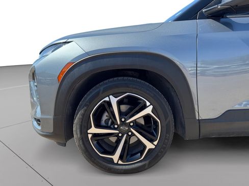 Used 2021 Chevrolet TrailBlazer RS w/ Sun and Liftgate Package FWD image 9