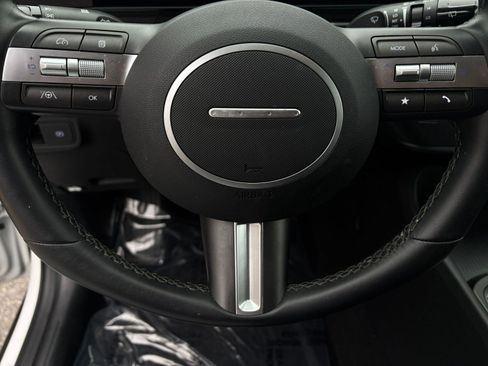 Used 2025 Hyundai Kona SEL image 30