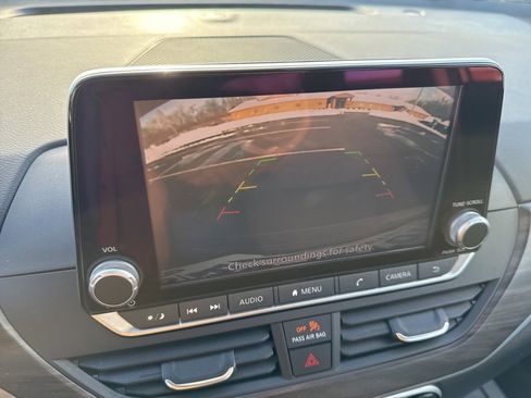 Used 2024 Nissan Altima 2.5 SV image 22