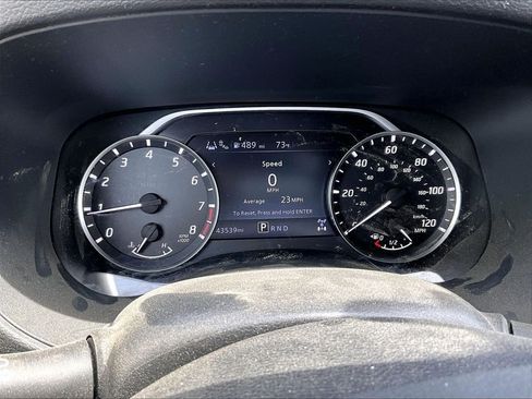 Used 2022 Nissan Frontier SV AWD/4WD image 8