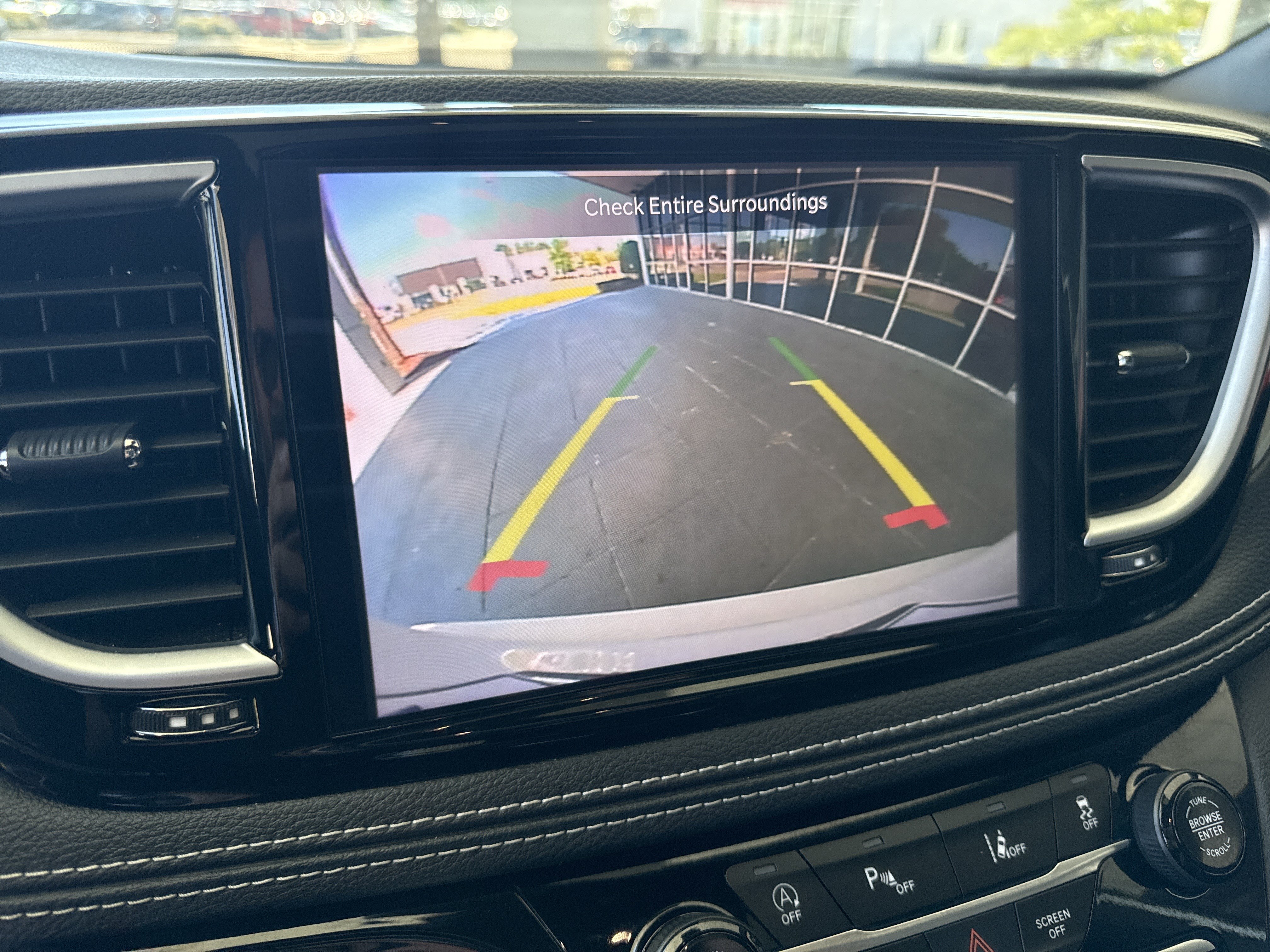Used 2025 Chrysler Pacifica Limited FWD image 24